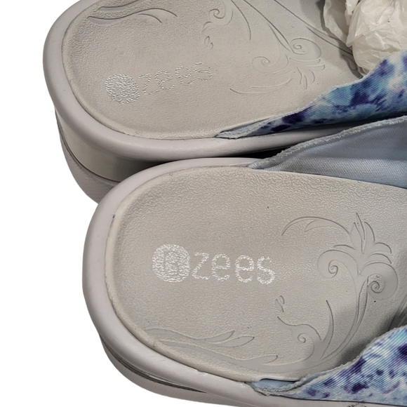 Bzees Women's Sahara Washable Slide Wedge Sandal Size 9(Medium) - Picture 8 of 9